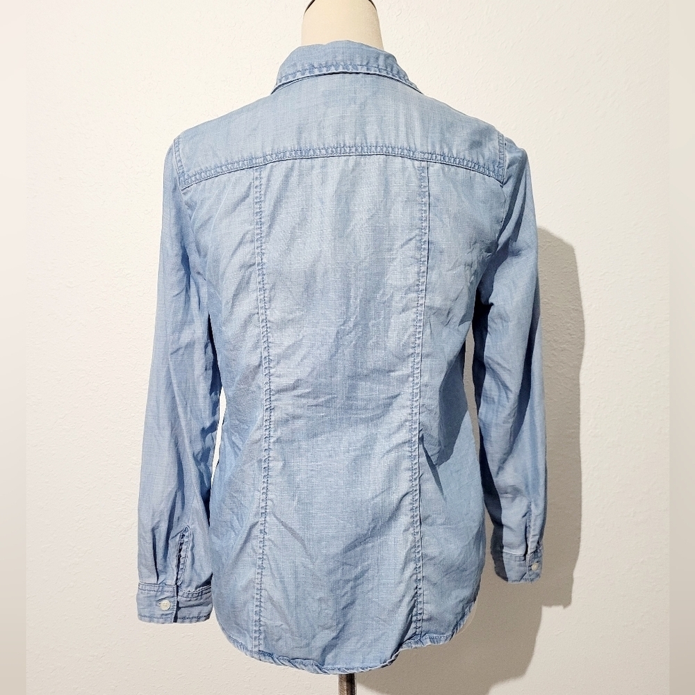 Chico’s Woman's Chambray Button Front Shirt Size Small Light Wash Denim Top - Picture 6 of 14